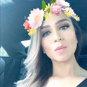 Meet your Posher, Aida